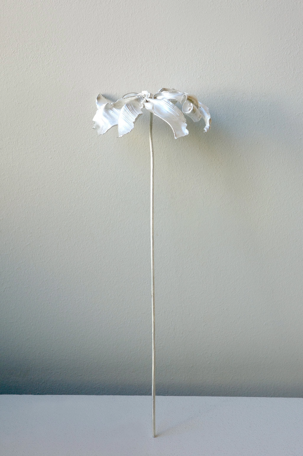 Flower ornament in silver